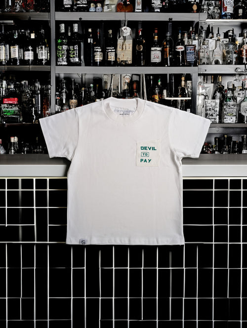 T-shirt « Danser avec le diable » – Blanc